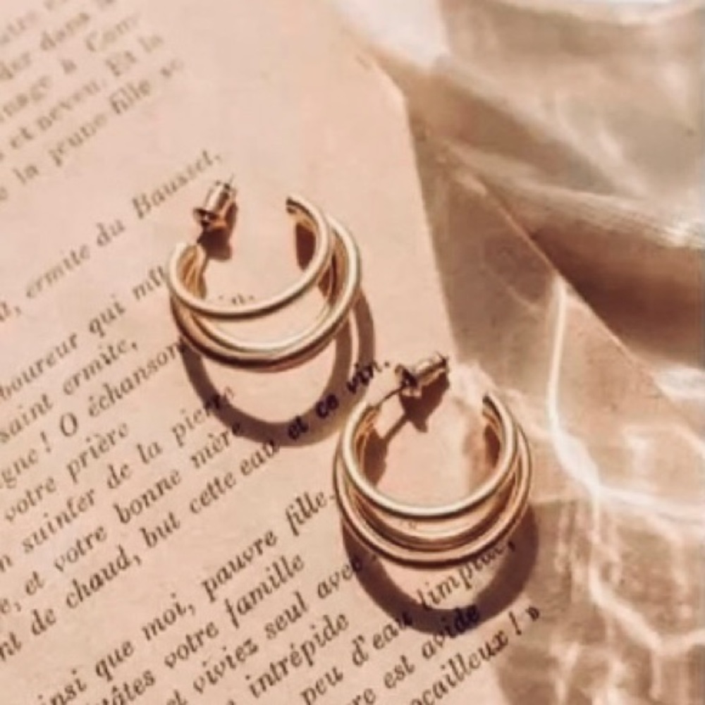 GOLD HOOPS ❤️‍🔥 NWT